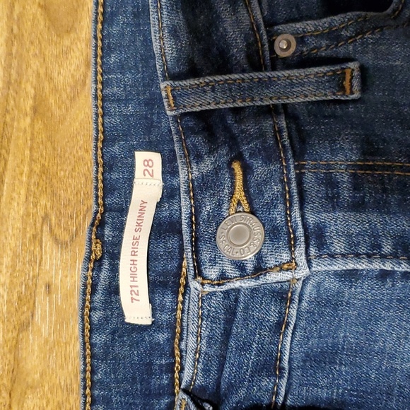Levi's 721 High Rise Skinny Womens Distressed Jeans Size 28 (Length 30) - Picture 5 of 15